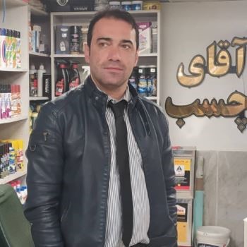 محسن حیدری موسس آقای چسب